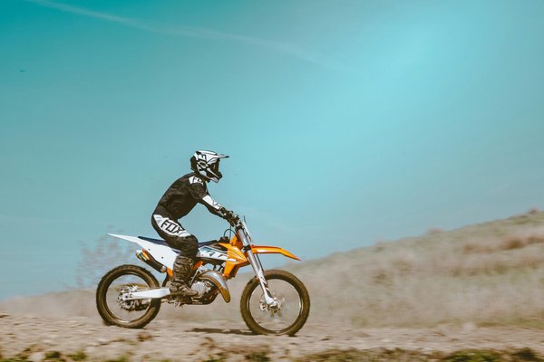 Comment choisir la meilleure première moto cross ?